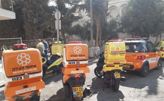 תאונת עבודה: פועל נפל ממרפסת ונפצע קשה