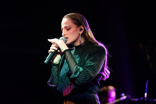 צפו: ואלרי חמאתי בביצוע ללהיט של ריהאנה