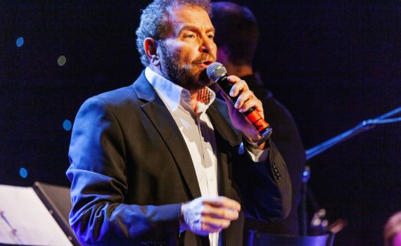 מדהים: דודו פישר למען פליטי המלחמה באוקראינה