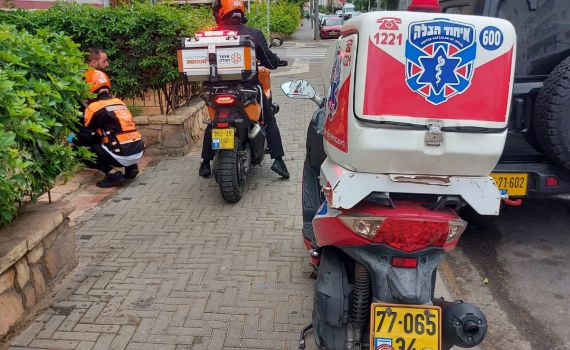 שוב תאונת עבודה: פועל נפל מגג זכוכית שנשבר