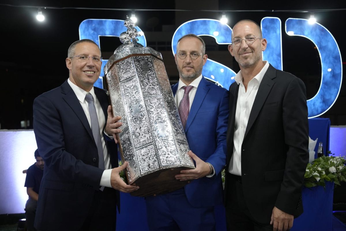 במעמד בכירי המגזר: הכנסת ספר תורה למשרד הפרסום