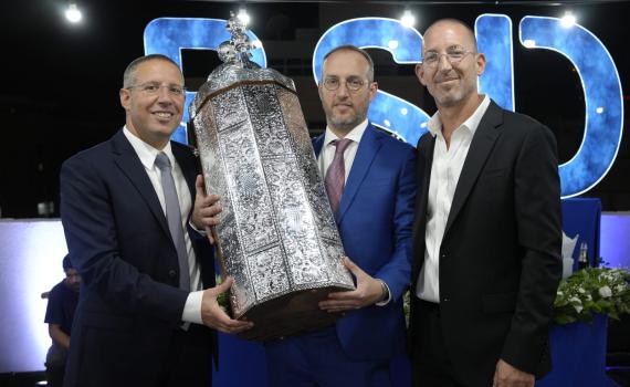 במעמד בכירי המגזר: הכנסת ספר תורה למשרד הפרסום