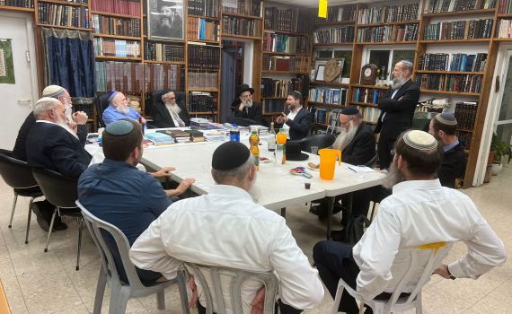 פגישת הרבנים: האם תיק הביטחון יישאר בידי הליכוד?