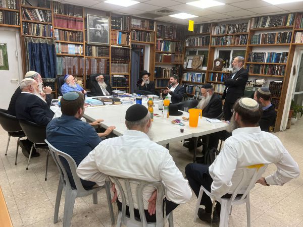 פגישת הרבנים: האם תיק הביטחון יישאר בידי הליכוד?