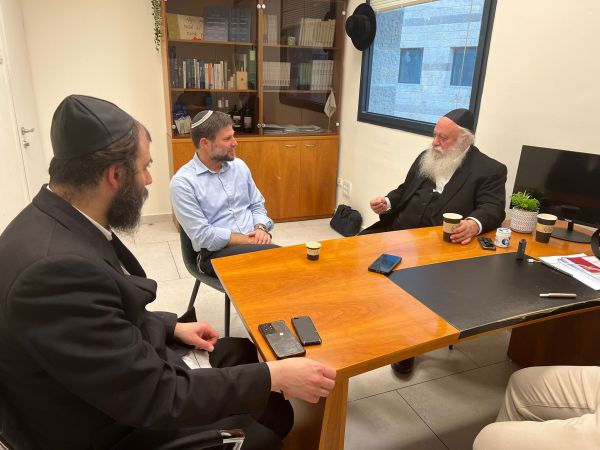 סמוטריץ' ממשיך בסבב: נפגש עם גולדקנופף