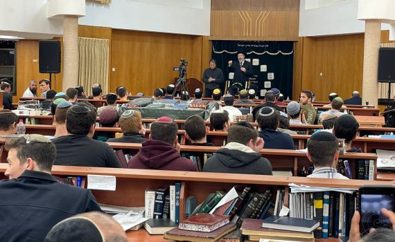 הרב הראשי: 'אסור לקבל את זה שנער נרצח בגלל ויכוח'