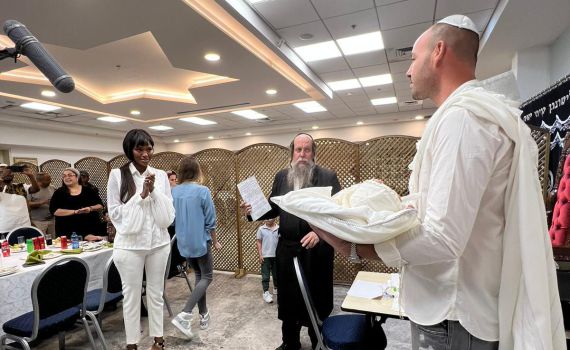 שלושה שמות: כך קראה טיטי איינאו לבנה הבכור