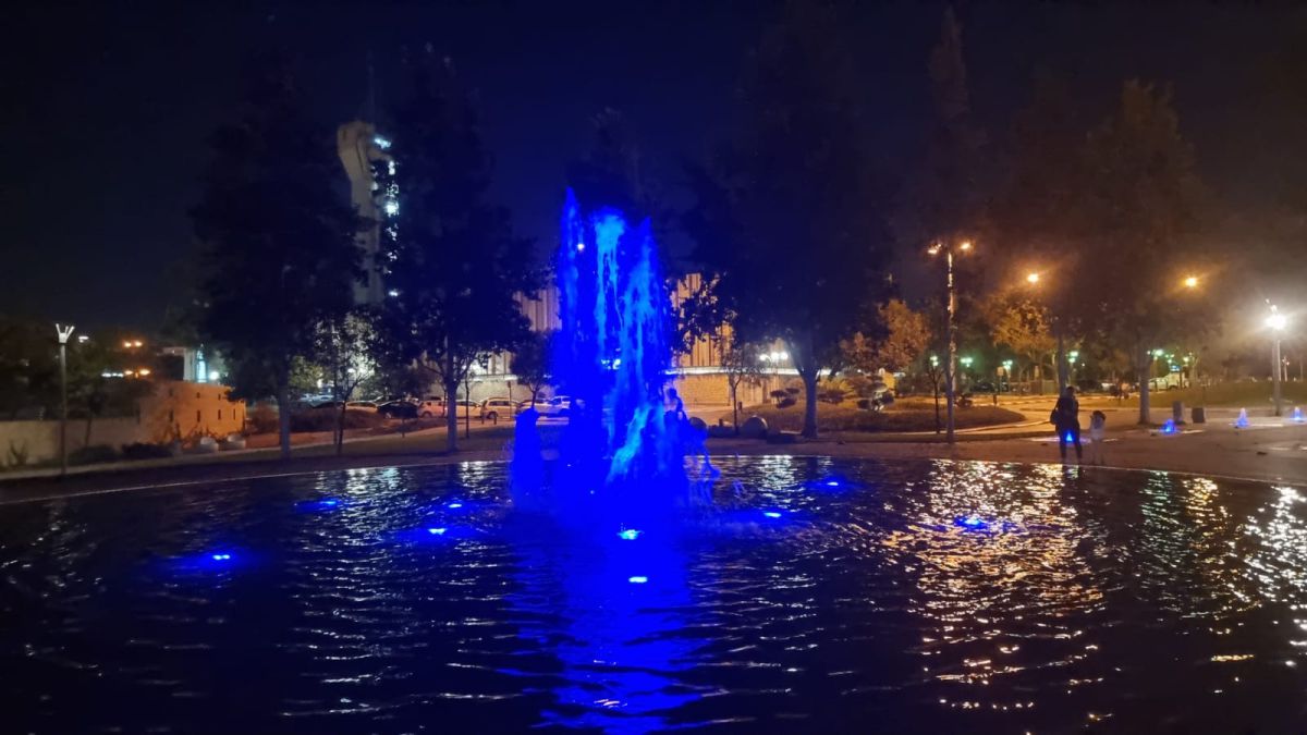 חודש המודעות לסרטן הערמונית: בניינים הוארו