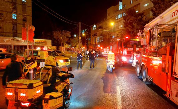 2 תינוקות נפצעו משריפה שפרצה בבניין בירושלים