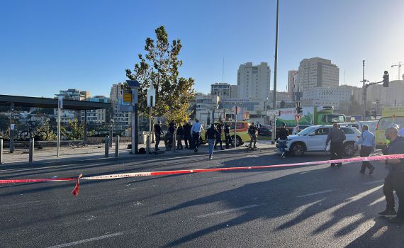 הפיגוע הכפול בירושלים: 14 פצועים, מצוד אחר חשודים