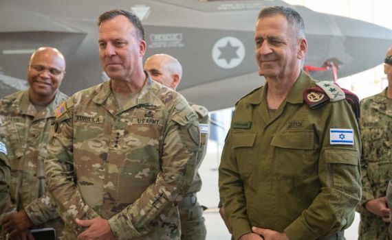 צפו| בפעם הרביעית: הגנרל הבכיר הגיע לביקור בצה"ל