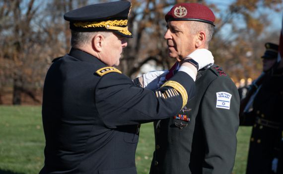 הרמטכ"ל כוכבי קיבל עיטור כבוד מנשיא ארה"ב