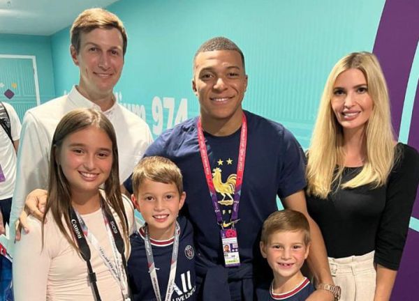 איוונקה קפצה למונדיאל: "מזל טוב לאמפבה"