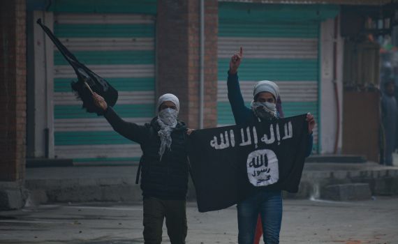 מחבלי דאע"ש ביצעו פיגוע באיראן; הרוגים במקום