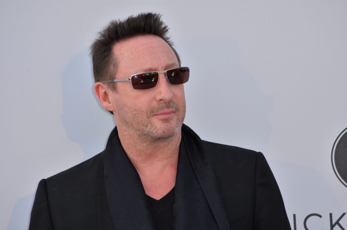 בנו של ג'ון לנון על הלהיט של הביטלס "תזכורת אפלה"