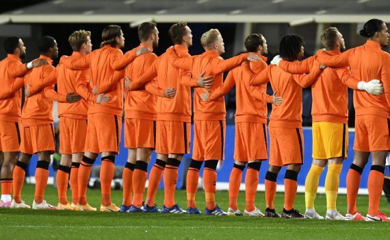 תמרור אזהרה: הולנד לא הרשימה במשחק הראשון
