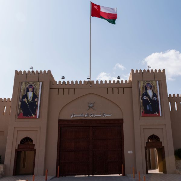 ניסיון נורמליזציה: בכיר נפגש עם שר החוץ של עומאן