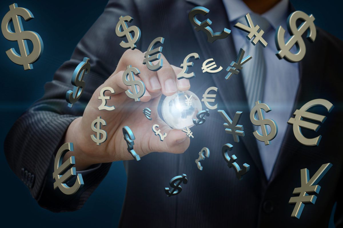 אישום: הקימו זירת סחר ללא רישיון ומעלו בכספי לקוחות