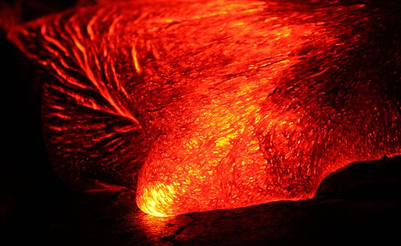 הוואי: הר הגעש הגדול בעולם התפרץ