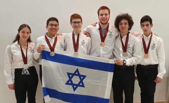 כבוד: 6 מדליות באולימפיאדת המדעים לצעירים