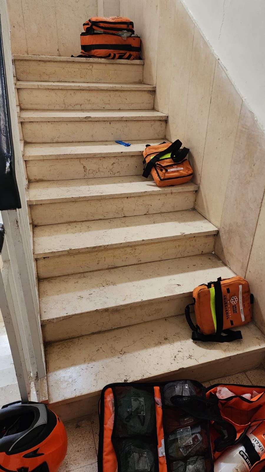 בת 74 נמצאה ללא רוח חיים בחדר מדרגות בירושלים