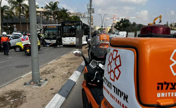 בן 6 נפצע קשה בראשו בתאונת דרכים עם אוטובוס