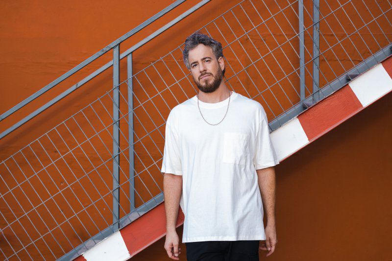 "תזכורת לעצמי": יושי באלבום חדש ומלא בתקווה