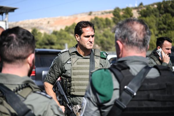 מהיום: לוחמי מג"ב תופסים את מחסום שועפאט