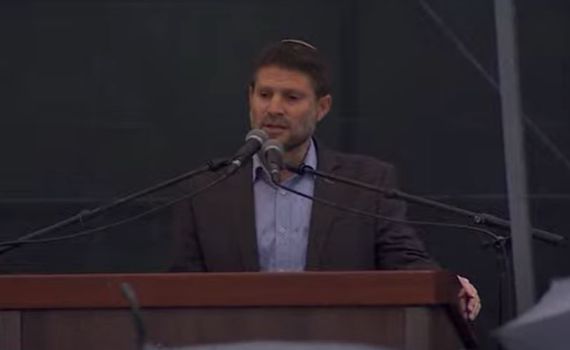 סמוטריץ' בבכי: מה נעשה רבנו בלי החיוך והחיבוק?