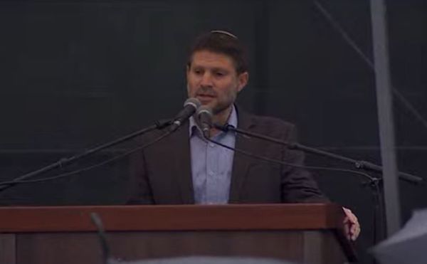 סמוטריץ' בבכי: מה נעשה רבנו בלי החיוך והחיבוק?