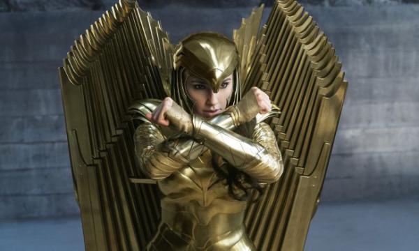 חוזרת אחורה בזמן: גל גדות נוסטלגית