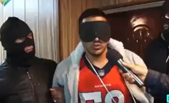 צפו: הצעיר האיראני שנידון לתלייה במסר לפני מותו