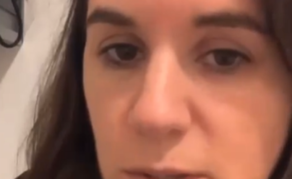 אמילי עמרוסי מזועזעת: אנשים רעים רמסו את חצרי