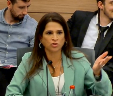 צפו: עוד מופע מביש בכנסת: "אתה צריך ללכת לטיפול"