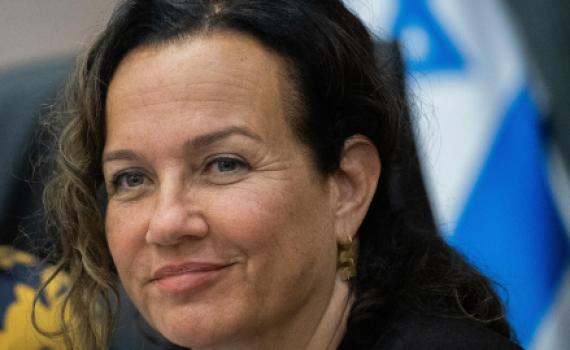 צופית גרנט חשופה: "רק תקשיבו למילים"