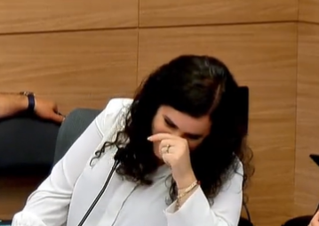 צפו: הח"כית נקרעת מצחוק ולא מצליחה לעצור
