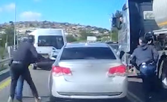 גנב רכב, ונתפס בתום מרדף דרמטי. צפו בתיעוד