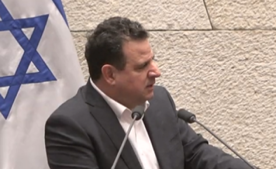 "למה זה אסור?" | צפו בדיון ההלכתי ביו עודה לאייכלר