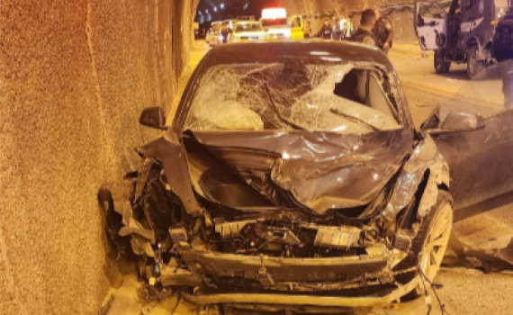 "עפו 30 מטר": שני גברים נהרגו בכביש המנהרות