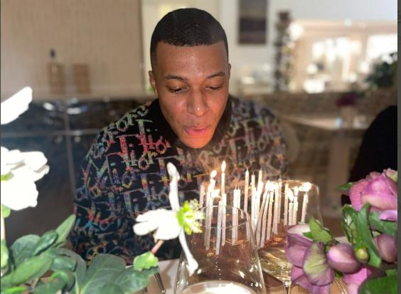 ומה אתם עשיתם בגיל 24? אמבפה חוגג יום הולדת