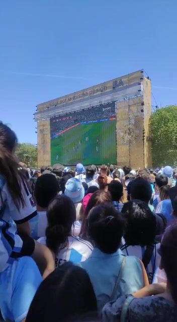 צפו: חגיגות האליפות בכיכר המרכזית בארגנטינה