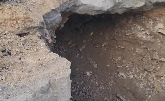 בור נפער בכביש במזרח ירושלים