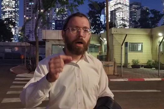 ישראל פריי שוחרר ותקף: "יש כאן שלטון פשיסטי"