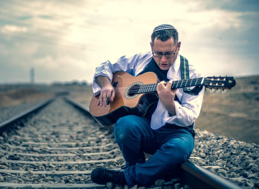 איתן פישר בסינגל חדש: "לב שבור הוא גרזן"