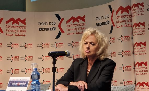 היועמ"שית: סכנה להפוך לדמוקרטיה ללא מהות