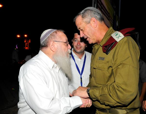 בני גנץ: "הלב דואב, זכיתי להיות מתלמידי הרב"