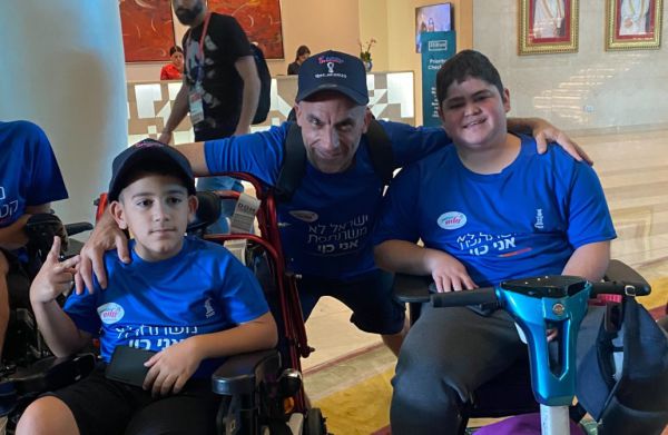 הרבה מן האור דוחה המון מן החושך