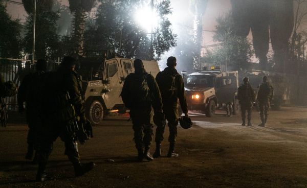 מטענים וירי באש חיה: צה"ל בליל מעצרים תחת קרב