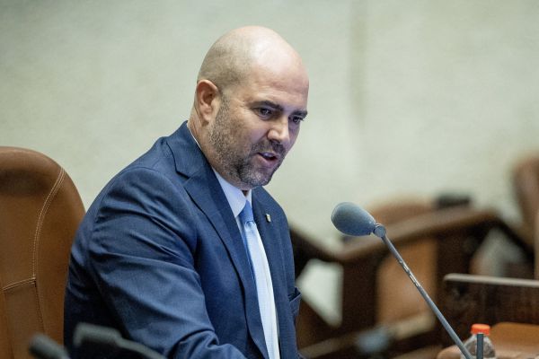 ראש בראש מול אוחנה: זה הקו של לפיד נגד הממשלה