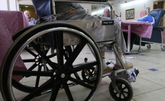 הוארך מעצרו של החשוד בביצוע עבירות מין בבת 87